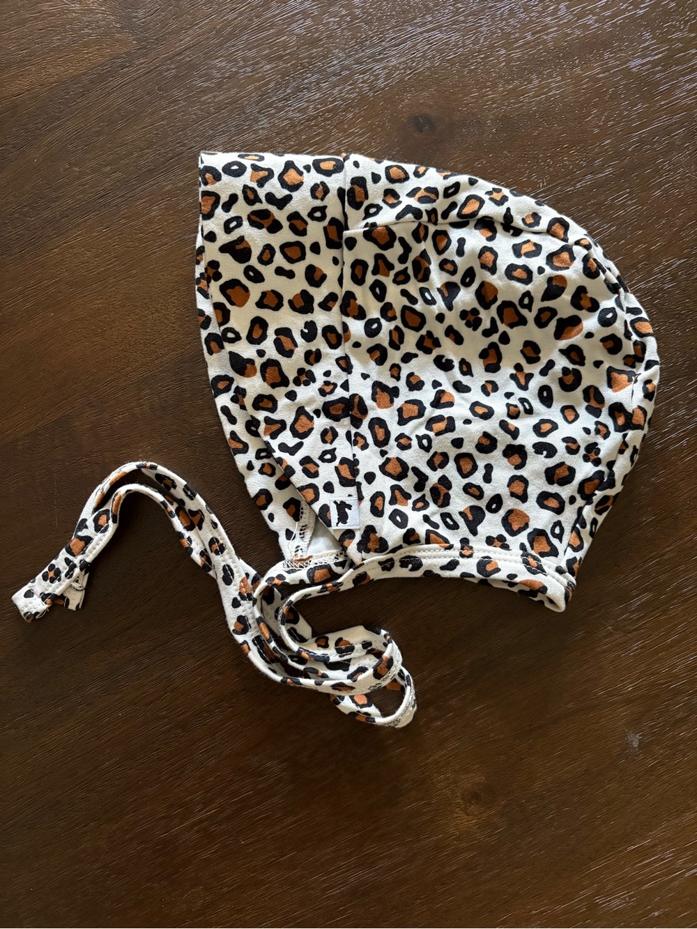Kids Leopard-Print Tie-Under Bonnet in White and Brown